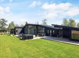 8 person holiday home in Væggerløse-By Traum
