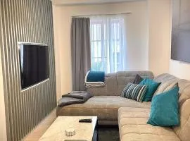 MIMIs Lakeside Apartment - NEWLY RENOVATED