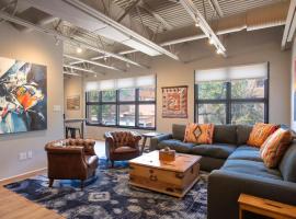 Luxury in the Heart of Historic Downtown Santa Fe 1050 Sq Ft, Hotel in Santa Fe