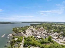 Wake to views of Leech Lake