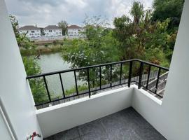 Comfy Hotels Self Check in คอมฟี่โฮเทล เช็คอินด้วยตัวเอง ซอยกิ่งแก้ว31ก, hotel que accepta animals a Samut Prakan