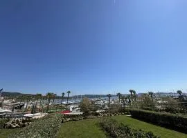 Appartement avec grande terrasse et garage à Cavalaire-sur-Mer - FR-1-100-355