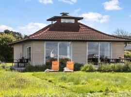 Cozy Home In Knebel With Wifi, hotel v destinaci Knebel