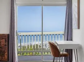 Stunning 2BR with Ocean, Mountain & Sunset Views
