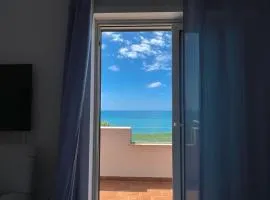 LA PERLA BIANCA Apartment - Near Train Station and Best Beaches with Amazing Sunsets