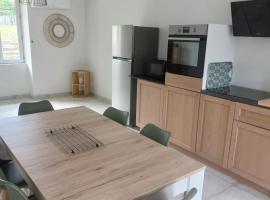 chez Marie et Xav, hotel de playa en Frasne-les-Meulières