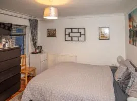 King Size - Ensuite Room