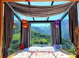Glass House In Merisi