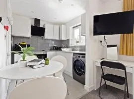 South Harrow Apartment