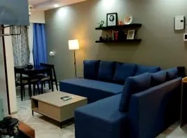 Whispering Woods - 2bed 2bath Lush Lakeside Condo、ムンバイのコンドミニアム