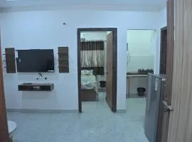 1 BHK Penthouse Fully Furnished with Lift Access #602