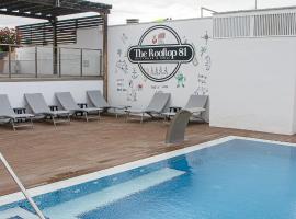 Hotel Marina โรงแรมในโรเซส