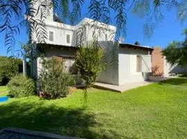 Casa Privada para 8 personas con pileta Talar de Mendiolaza