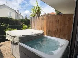 Hotel Sable Et Soleil - Port, Plage et Jacuzzi Privé