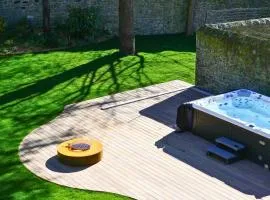 Opal Retreat - Luxury Home for 15 People