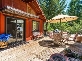 Pet Friendly The Hideout Yosemite Home、グローブランドのホテル