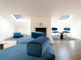 Scappo in Umbria, L'attico del corso