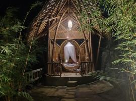Bamboohouse pondok salacca #salacca inn, hotel v destinaci Manggis
