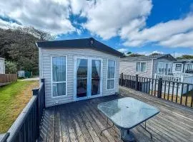 6 Berth Luxury Caravan With Full Sea Views At Azure Seas In Suffolk Ref 32069Az