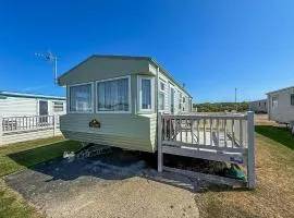 Superb Caravan With Decking At Kessingland Beach In Norfolk Ref 90038Td