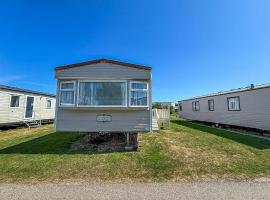 Superb Caravan By The Seaside In Kessingland, Suffolk Ref 90040Sg – hotel w mieście Benacre