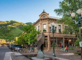 Gold-Rated 2 Bedroom Condo At The Base Of Aspen Mountain