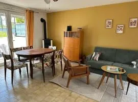 Maison Seventies climatisée, parking privé