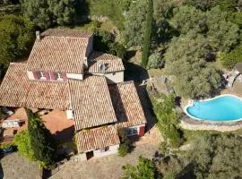 Charme provençal Les amandiers piscine et animaux