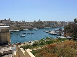 Harbour View Apt with Terrace, hotel v destinaci Kalkara