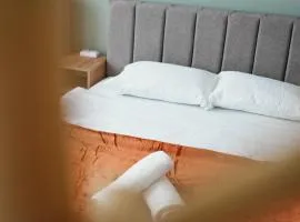 OLDNEW Apartments & Rooms