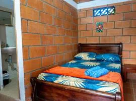 Habitación para 2 con acceso al rio wifi baño privado San Rafael Antioquia