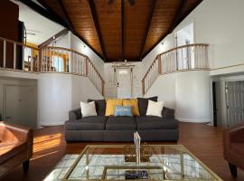 Cozy Pocono Escape, hotel em Tobyhanna