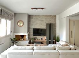 The travellers's house, vil&middot;la a Calcis