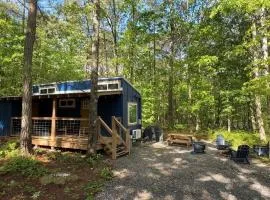 Tiny Cub House with Fast WiFi and Dog Friendly