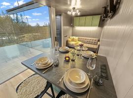 Fela Mirror Cabin Designer Hideaway 1000 m Above Sea Level, hotel v mestu Aurdal