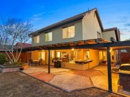 Mira Mesa Family Retreat 4BR with Balcony and Firepit