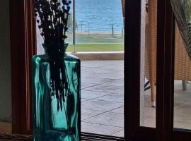 Marianna Sea View Ofrinio, מלון באופריניון