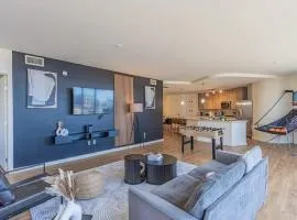 Sky Terrace DT HighRise, Gym, Pool, Parking, W-D,Golf