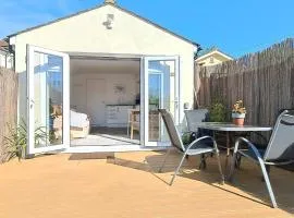 The Snug - for Eurotunnel, North Downs Way & Golfing