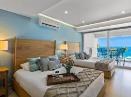 Gorgeous 1BR Condo with Pools & Sea Views