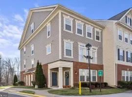 Bedroom with Private Bathroom in Woodbridge VA