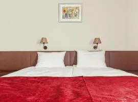 Maestro Inn