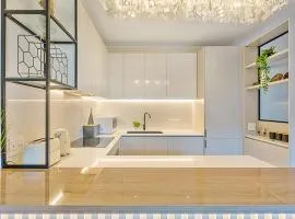 Hyde Park Sandton Luxury 2BR Top Floor