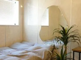 ROOMs 003 カフェ併設 綺麗なワンルーム 分倍河原駅から徒歩3分