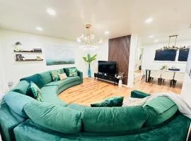 Urban Oasis I Stylish Getaway to NYC with Parking