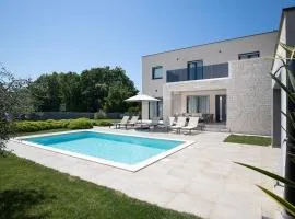 Premium Year-Round Poolside Villas