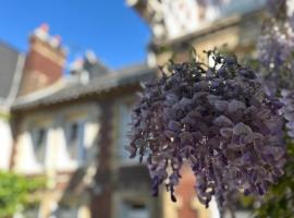 La Villa Convivium, &delta;&omega;&mu;ά&tau;&iota;&omicron; &sigma;&epsilon; &omicron;&iota;&kappa;&omicron;&gamma;&epsilon;&nu;&epsilon;&iota;&alpha;&kappa;ή &kappa;&alpha;&tau;&omicron;&iota;&kappa;ί&alpha; &sigma;&tau;&eta; &Rho;&omicron;&upsilon;έ&nu;