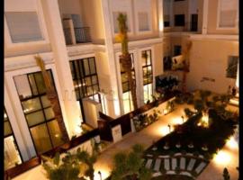 Superbe S2 richement meuble Marsa, hotel in Sidi Daoud