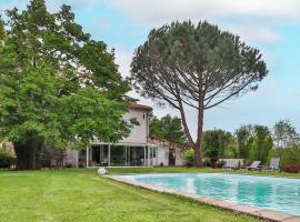 Domaine d'AROMM - Chambres d'hotes & gites - Piscine, Etangs & Animaux - Au calme, hotel en Ouches
