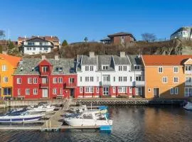 Central sea house apartment - Free parking